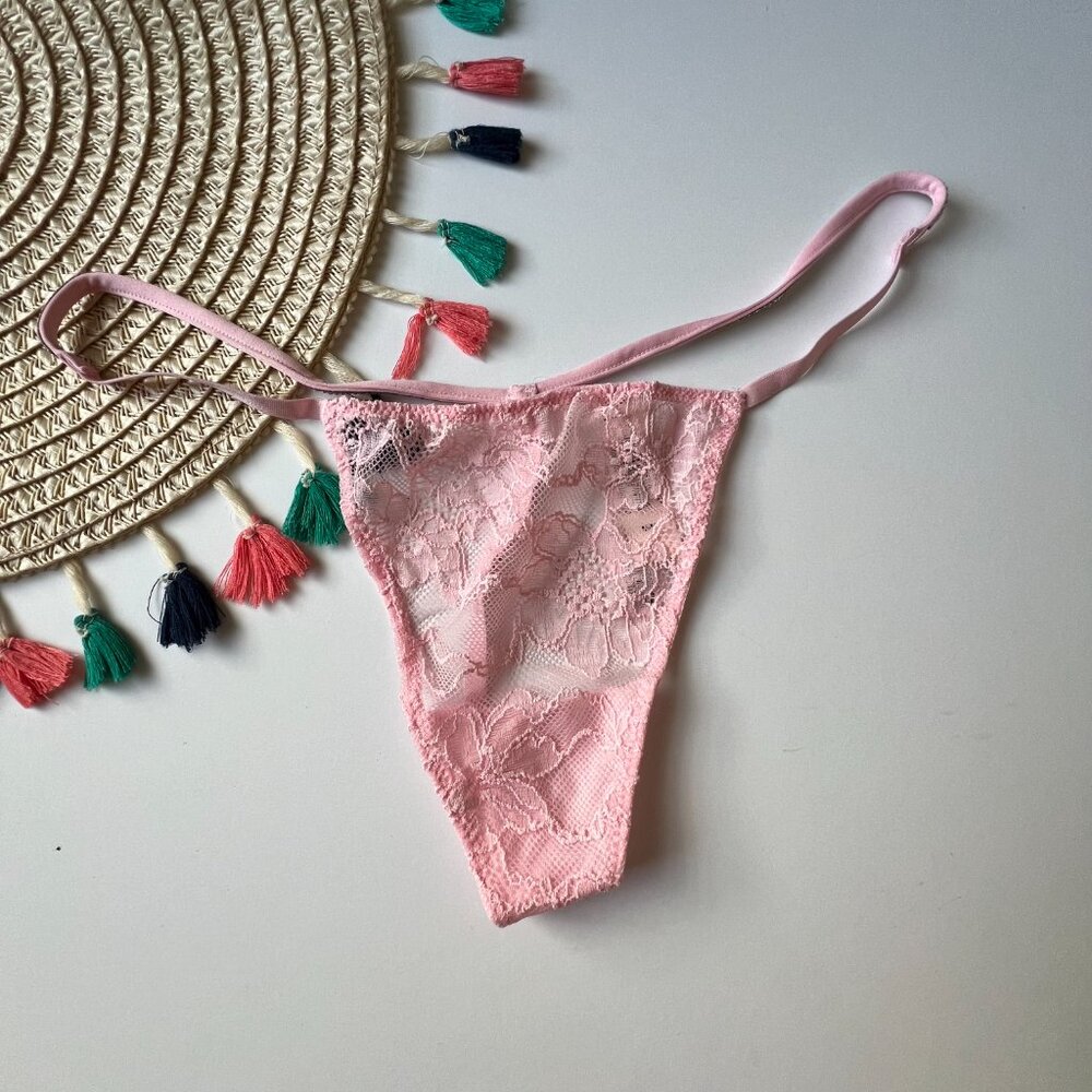 Victoria's Secret Very Sexy Shine Strap Lace V-String Panty Pretty Blossom S NEW